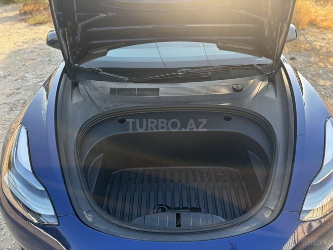 Tesla Model 3-8