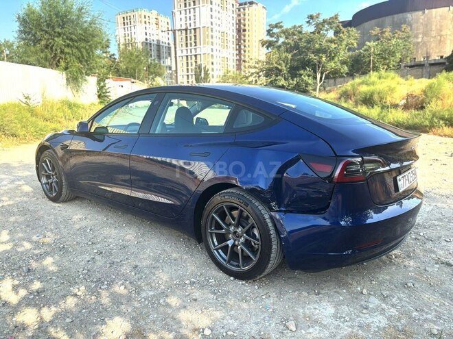 Tesla Model 3-4