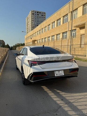 Hyundai Elantra-5