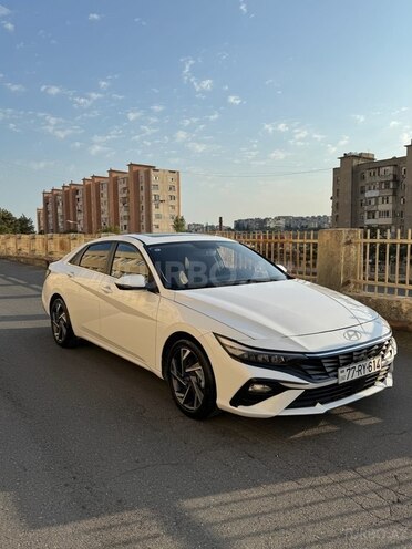 Hyundai Elantra-3