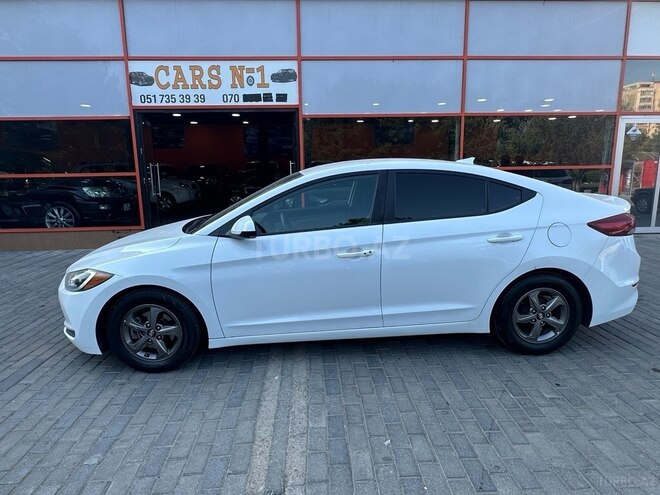 Hyundai Elantra-4