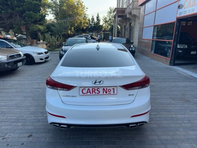 Hyundai Elantra-8