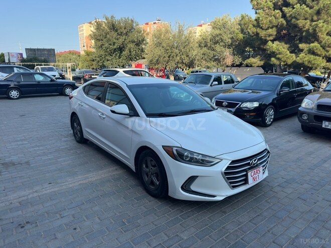 Hyundai Elantra-2