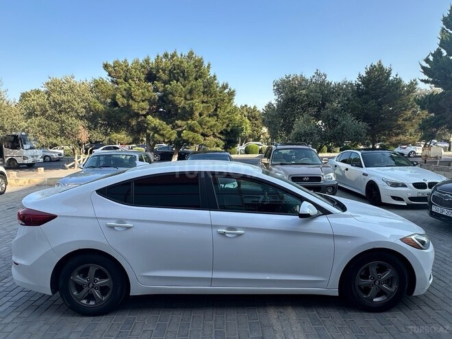 Hyundai Elantra-5