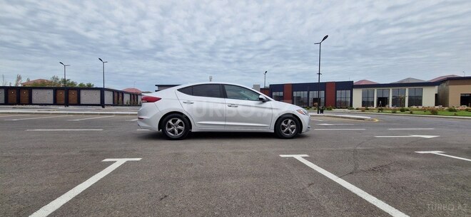Hyundai Elantra 2016, 109,435 km - 1.4 л - Bakı
