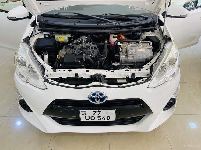 Toyota Aqua-18