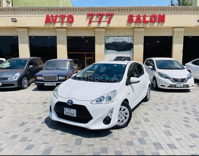 Toyota Aqua-1