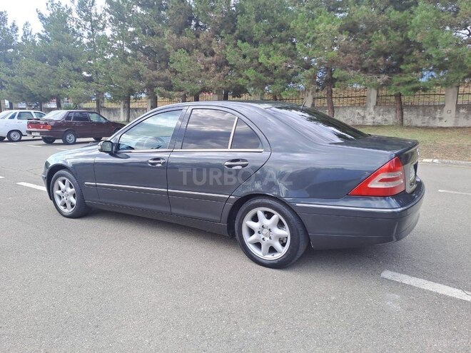 Mercedes C 240-10