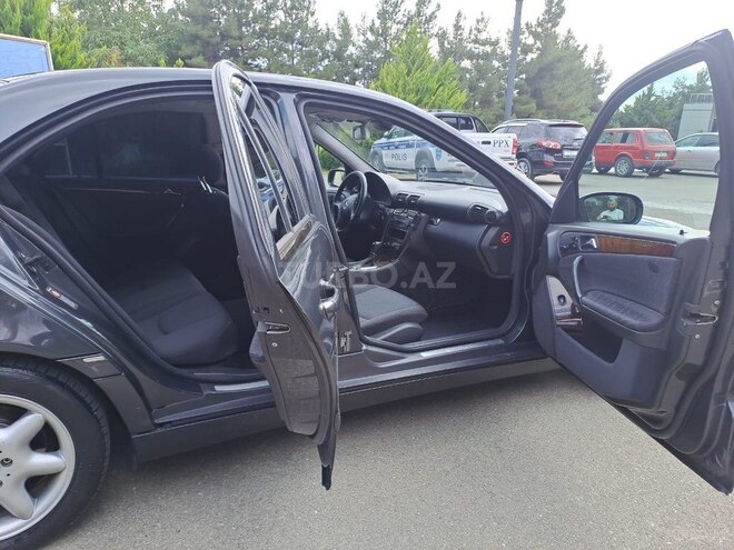 Mercedes C 240-12