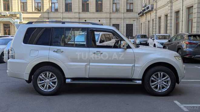 Mitsubishi Pajero 2014, 140,000 km - 3.8 л - Bakı