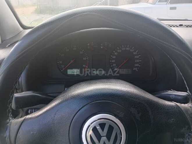 Volkswagen Passat-10