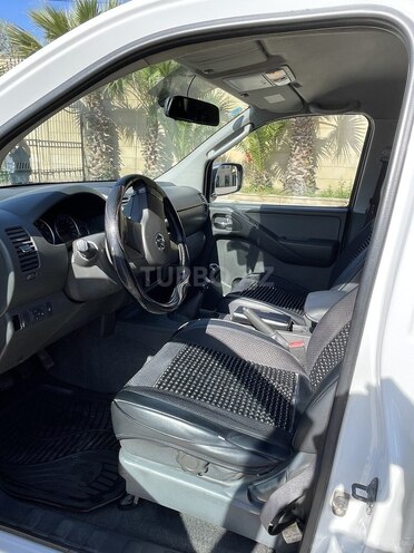 Nissan Navara 2013, 260,000 km - 2.5 l - Bakı