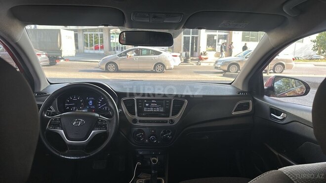 Hyundai Accent-3