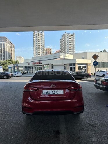 Hyundai Accent-2