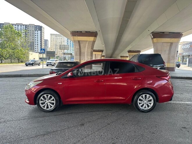 Hyundai Accent-5