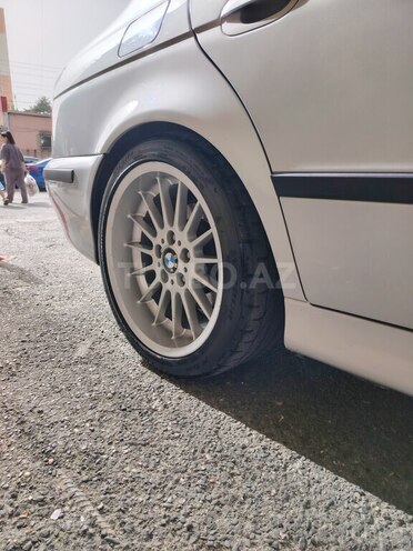 BMW 525 2001, 310,000 km - 2.5 l - Bakı