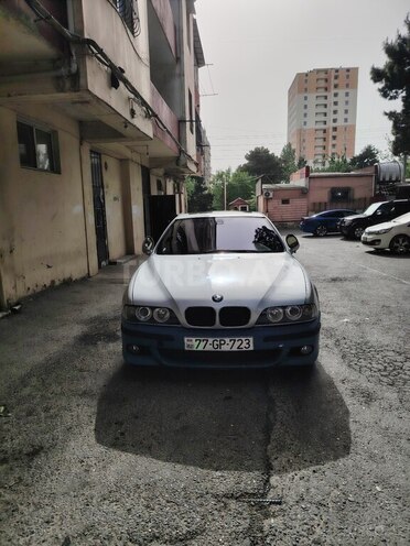 BMW 525 2001, 310,000 km - 2.5 l - Bakı