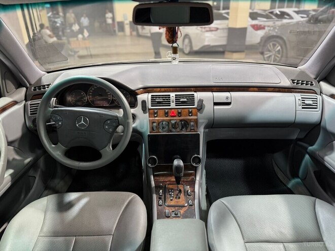 Mercedes E 270 2000, 322,033 km - 2.7 l - Sumqayıt