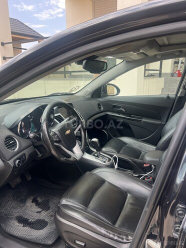 Chevrolet Cruze-13