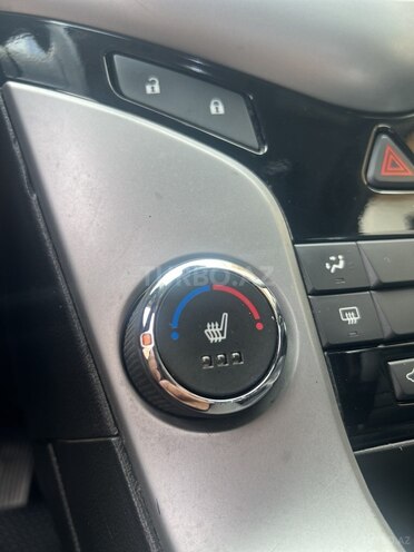 Chevrolet Cruze-20