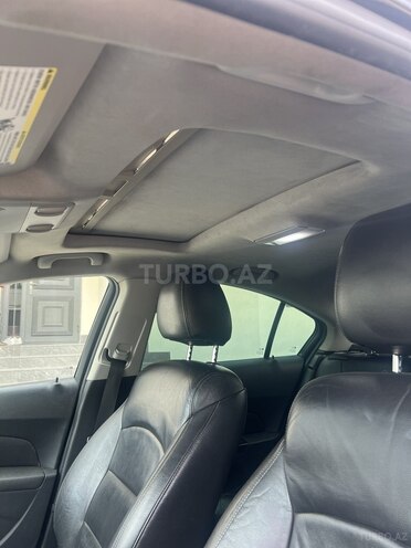 Chevrolet Cruze-12