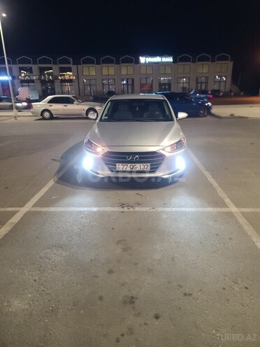 Hyundai Elantra 2018, 209,215 km - 2.0 л - Şəmkir