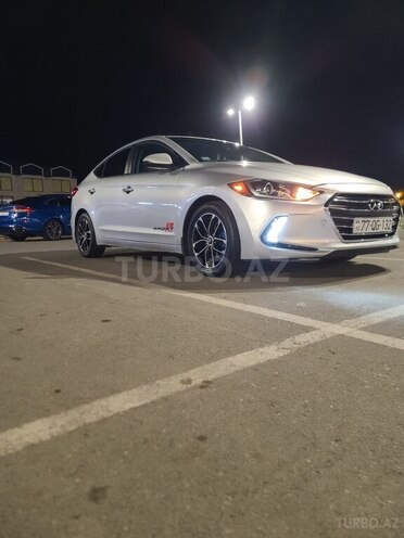 Hyundai Elantra 2018, 209,215 km - 2.0 л - Şəmkir