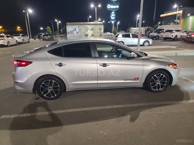 Hyundai Elantra 2018, 209,215 km - 2.0 л - Şəmkir