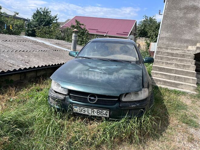 Opel Omega 1994, 182,000 km - 2.0 l - Qusar
