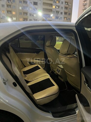 Toyota Camry-13