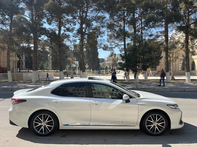 Toyota Camry-6