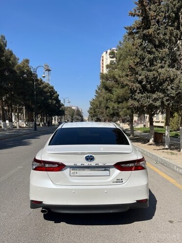 Toyota Camry-3
