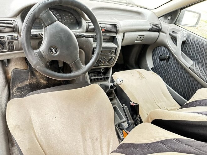 Opel Astra 1992, 380,000 km - 1.8 l - Bakı