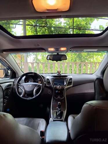 Hyundai Elantra 2015, 115,000 km - 1.8 l - Xudat