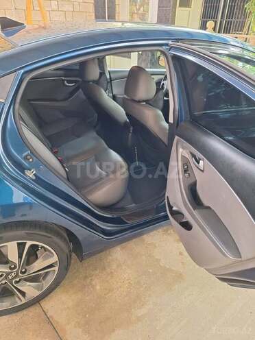 Hyundai Elantra 2015, 115,000 km - 1.8 l - Xudat