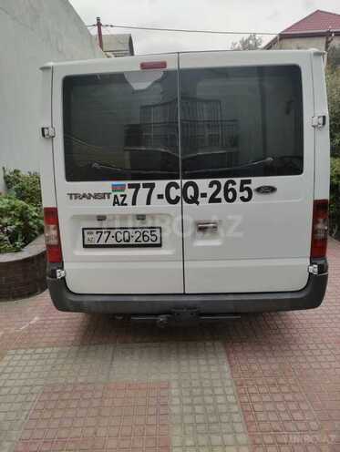 Ford Transit-4
