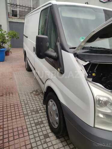 Ford Transit-7