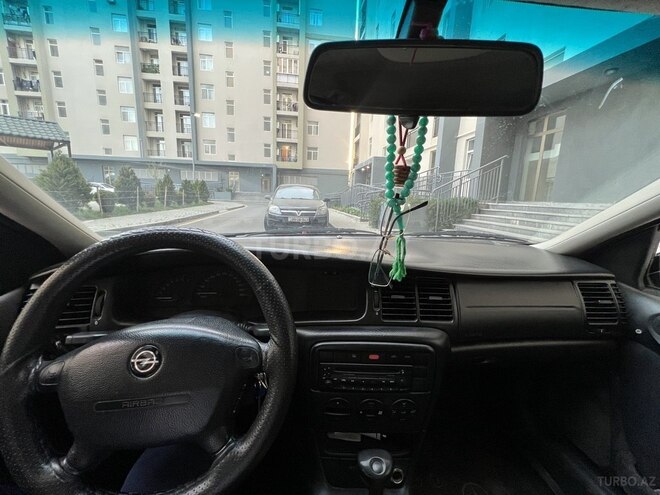 Opel Vectra-17