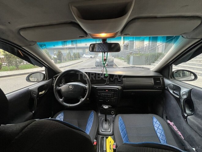 Opel Vectra-13