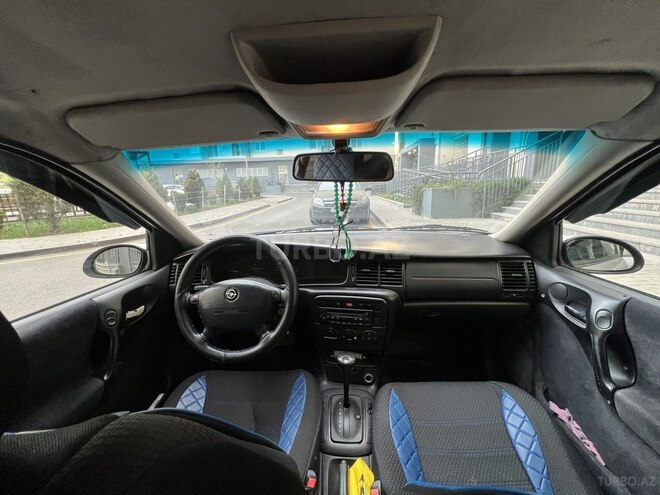 Opel Vectra-3