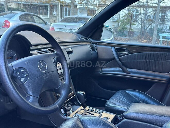 Mercedes E 320 2001, 646,000 km - 3.2 l - Bakı