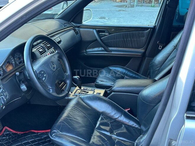 Mercedes E 320 2001, 646,000 km - 3.2 l - Bakı