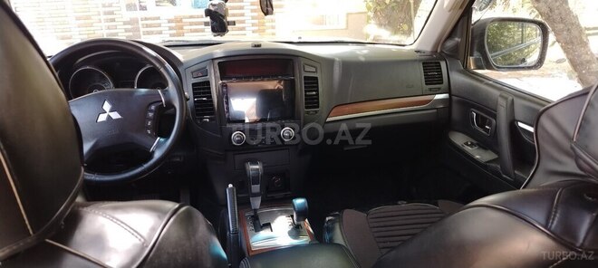 Mitsubishi Pajero-3