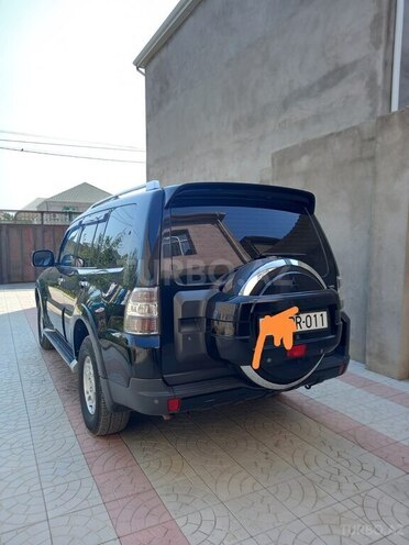 Mitsubishi Pajero-5