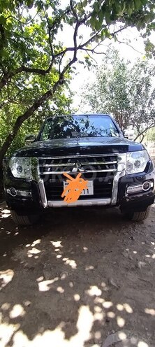 Mitsubishi Pajero-1