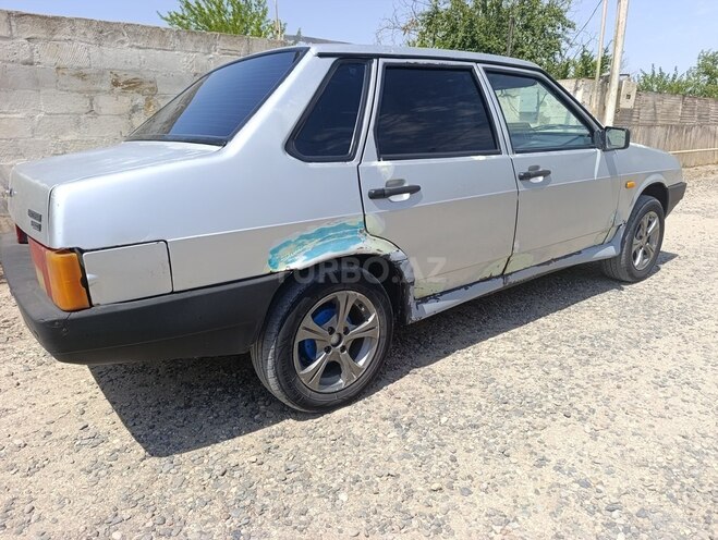 LADA (VAZ) 21099 2002, 398,765 km - 1.6 л - Salyan