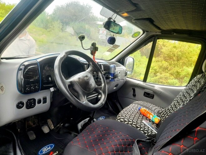 Ford Transit-18