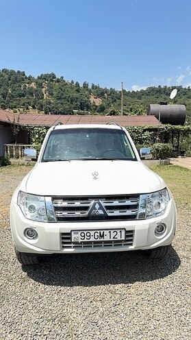 Mitsubishi Pajero-1
