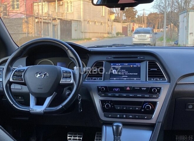 Hyundai Sonata-4
