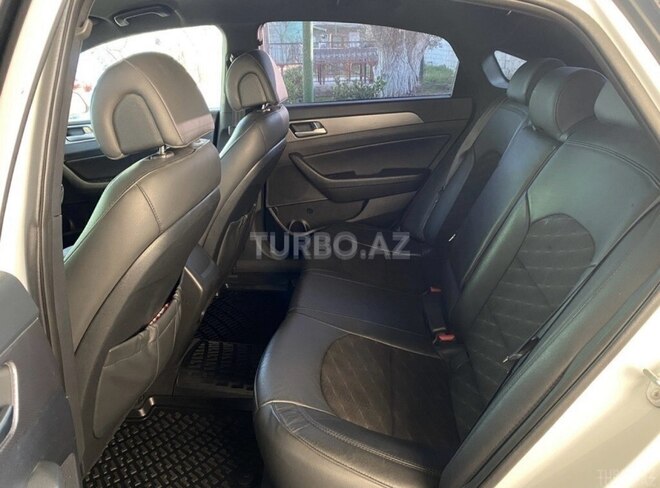 Hyundai Sonata-6